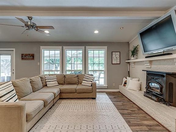 5th image of 942 Fairlawn Dr