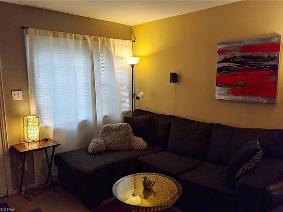 5th image of 481 Kenwood Dr #G4