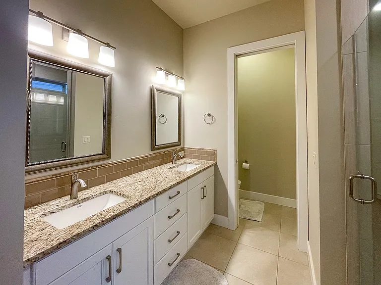 307 E Grove Creek Ln — Photo 35