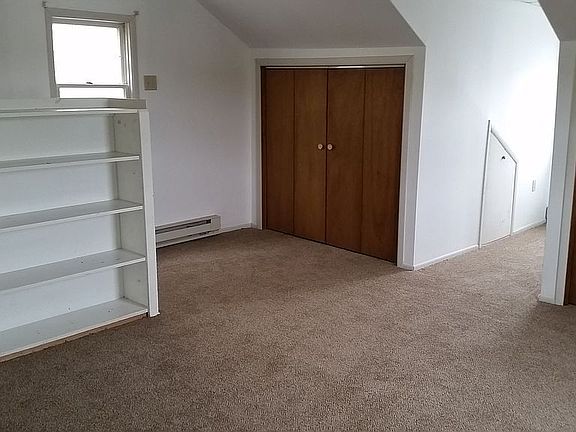 Bed apt 2 on 3rd fl