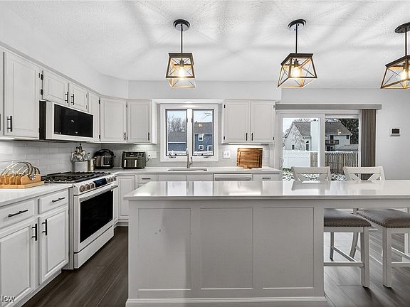 5th image of 100 Pembridge Ct