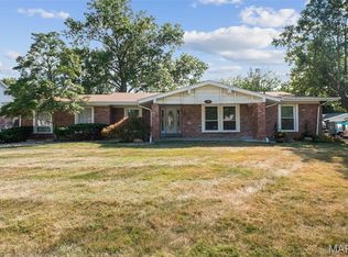 418 Tamarack Dr, Ballwin, MO 63011