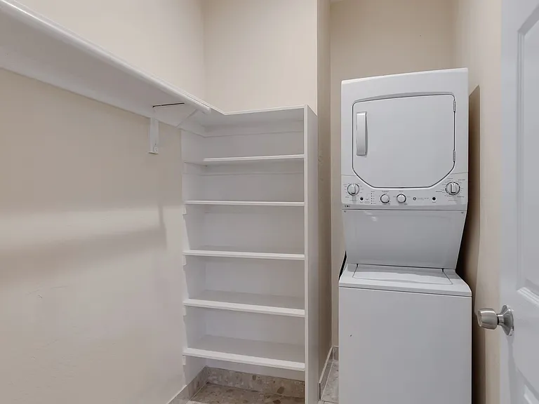 Desert View Apartments — Photo 28