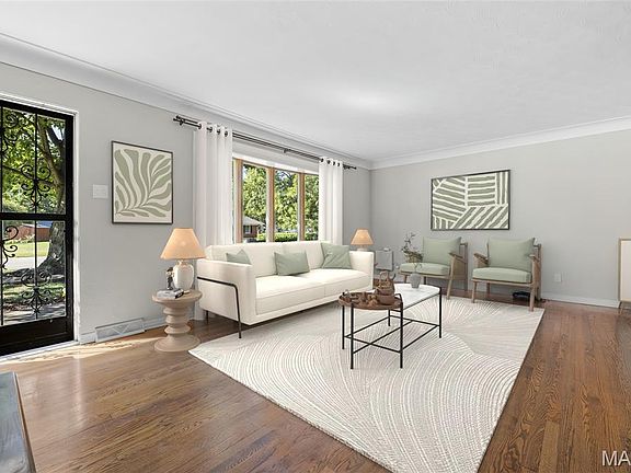 5th image of 409 W Poplar St