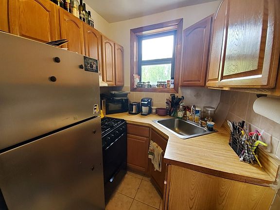 3rd image of 203 17th St #40