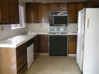 4th image of 1843 Thayer Ave APT 1