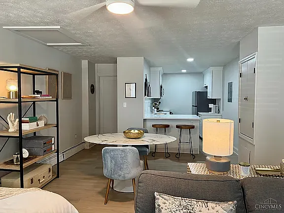 Studio, 580 sqft, $1,575 — Photo 3