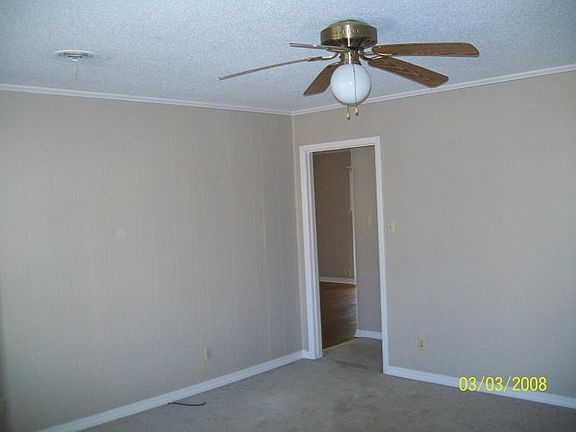 3rd image of 105 Hughes Dr