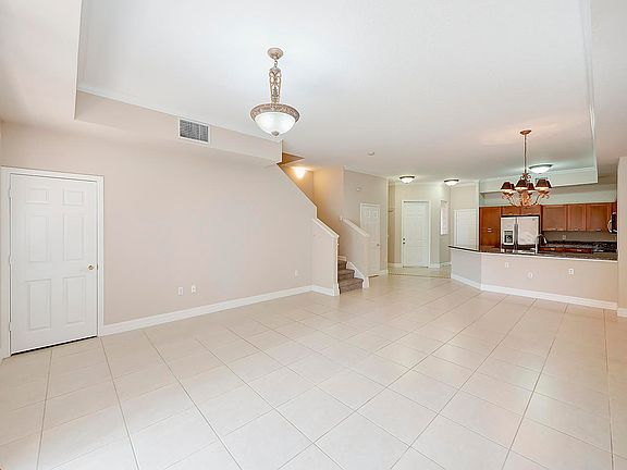 5th image of 42 SE Sedona Cir APT 102