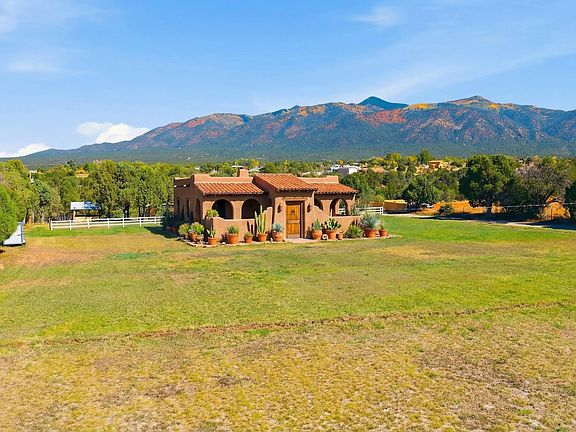4th image of  Los Pinos Park 11A Camino de Adelaida