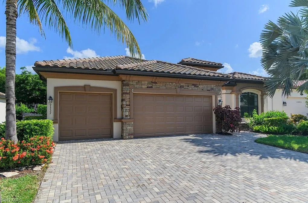 4 bed, 2.0 bath, 2229 sqft, $4,850 — Photo 1