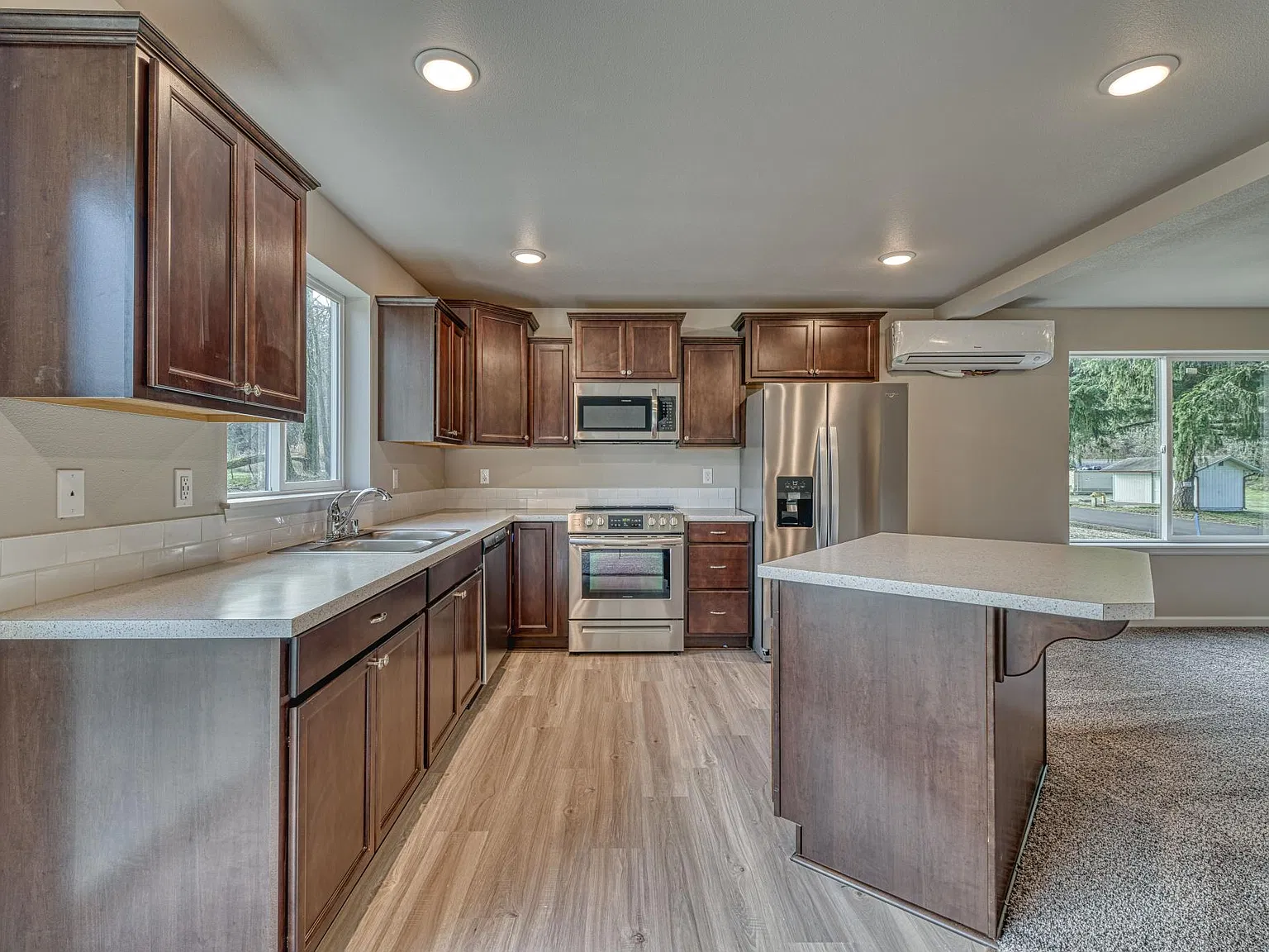 3 bed, 2.5 bath, 1646 sqft, $2,600 — Photo 4