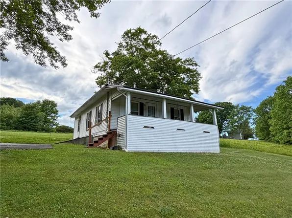 2141 Clintonville Rd, Harrisville, PA 16038