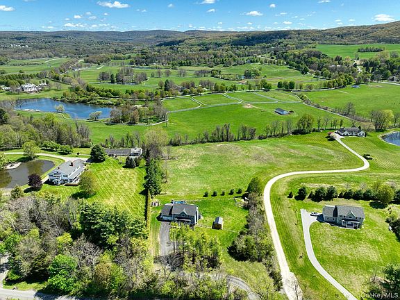 5th image of 83 Lime Ridge Road