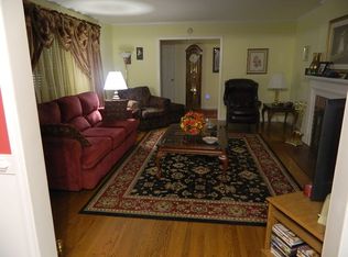 115 Oak Rd, Williamsburg, VA 23185