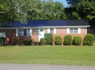 305 Hinson St, Hohenwald, TN 38462