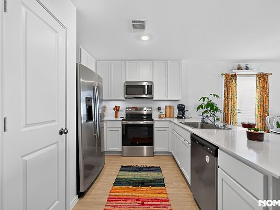 3rd image of 408 Heritage Groves Rd