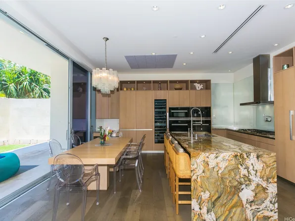 1118 Ala Moana Blvd APT 2, Honolulu, HI 96814