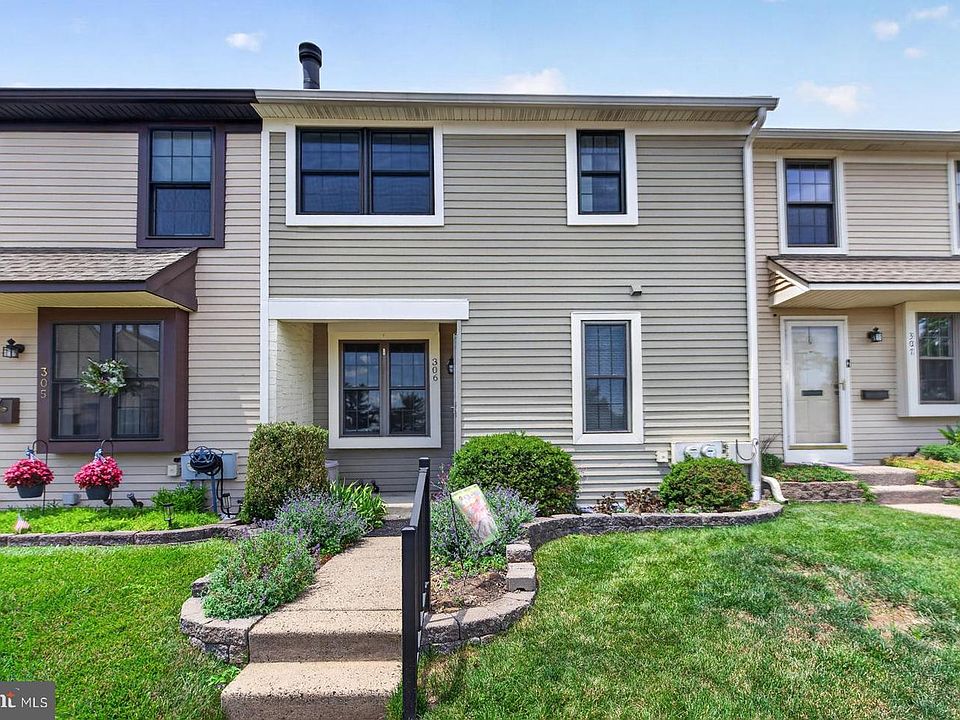 1st image of 306 Livingston Ct