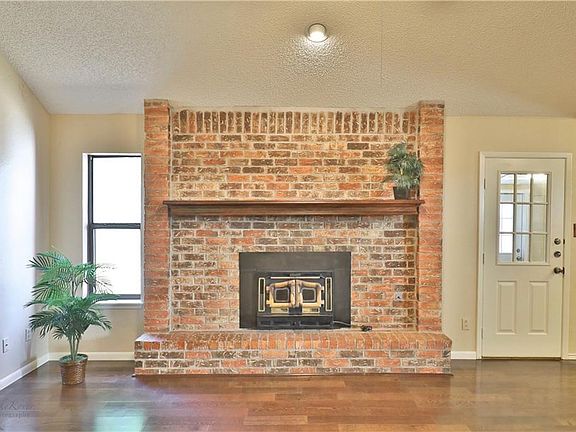3rd image of 6042 Princess Ln