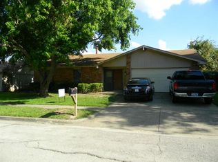 500 Irish Glen Dr, Arlington, TX 76014