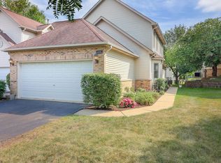 2007 Thornwood Cir, Saint Charles, IL 60174