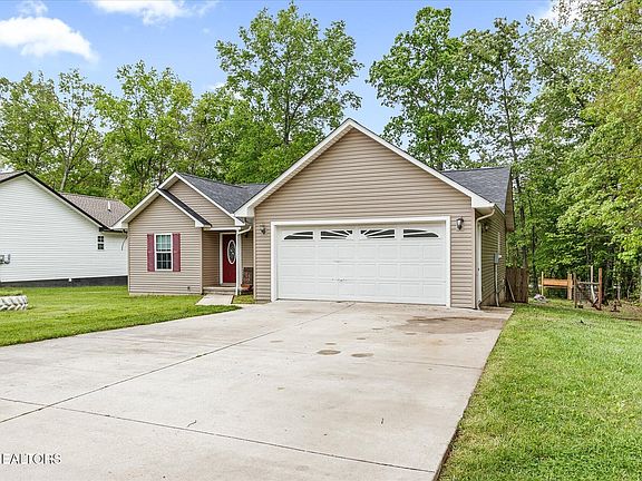 2nd image of 2050 Tecumseh Ln