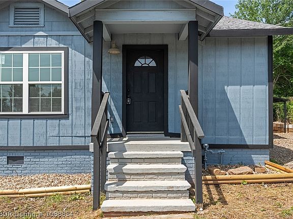 4th image of 320 Maple Shade Rd