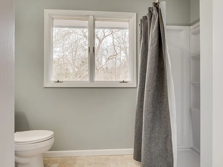 5009 Emerald Dr — Photo 11