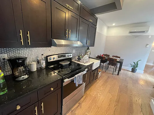 Rented by Delmark Realty LLC | media 30