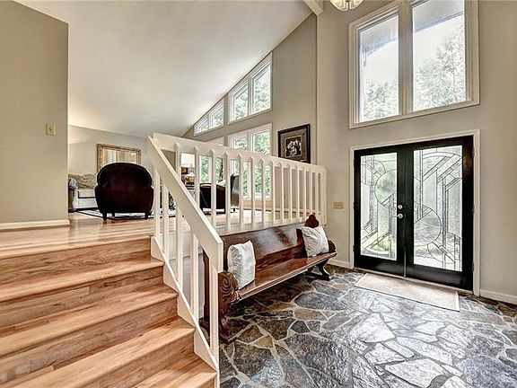 5th image of 10335 Amberside Ct