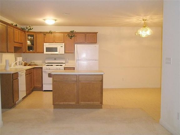 5th image of 9101 Kennedy Ave Unit 1-D