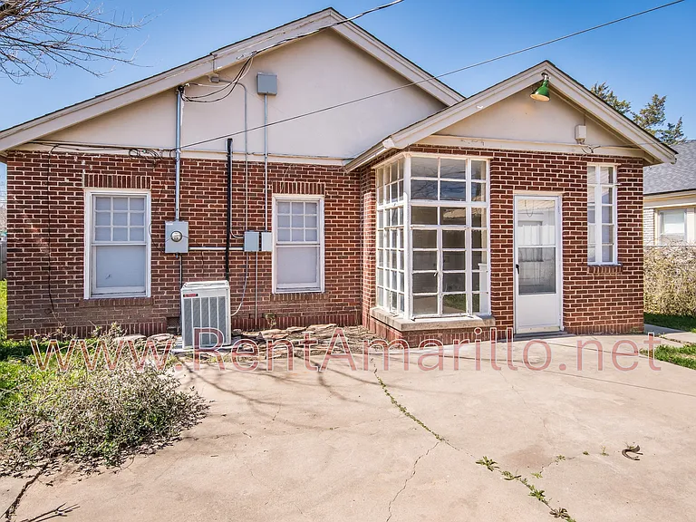 2047 S Hughes St — Photo 16