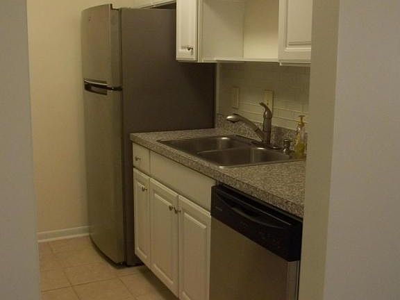 4th image of 3550 Sable Palm Ln #0