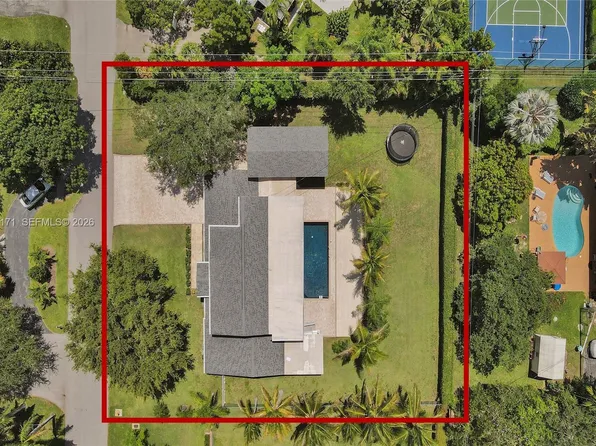 8320 SW 161st St, Palmetto Bay, FL 33157