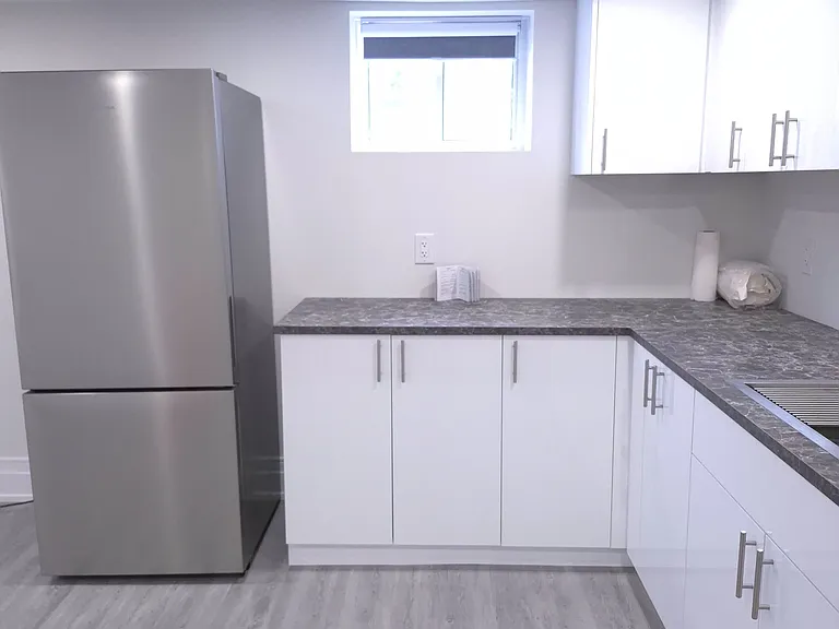4 Porter Cres #BASEMENT — Photo 10