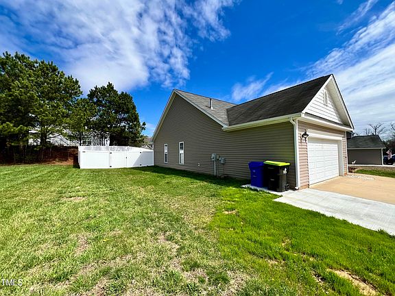 2nd image of 3922 Northrop Dr