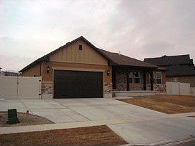 4th image of 1701 N Sage Ln
