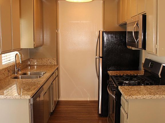 5th image of 1550 Armacost Ave APT 101
