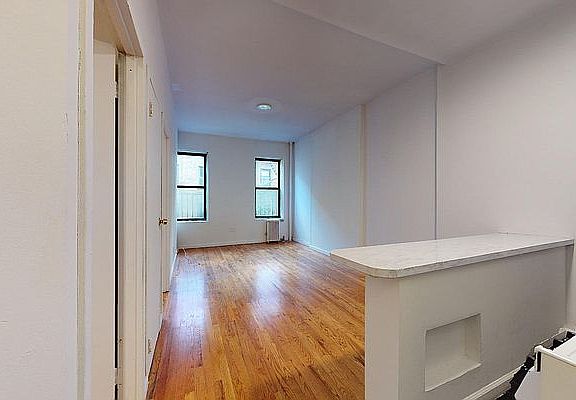 3rd image of 349 E 82nd St APT 3R
