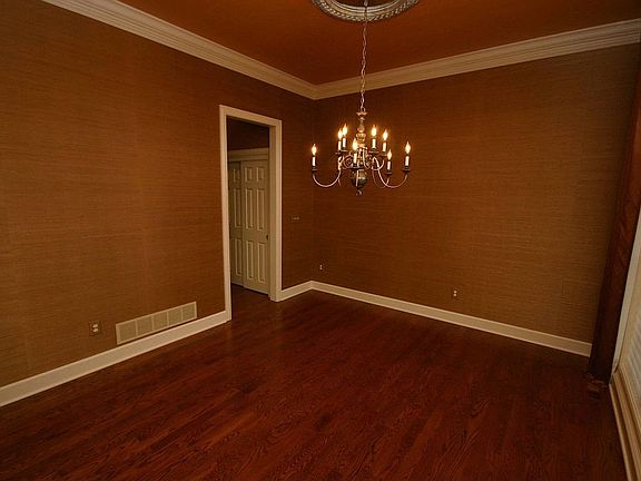4th image of 7976 Coldwater Dr