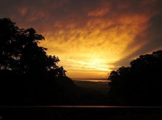 922 Falling Star Ln, Harpers Ferry, IA 52146