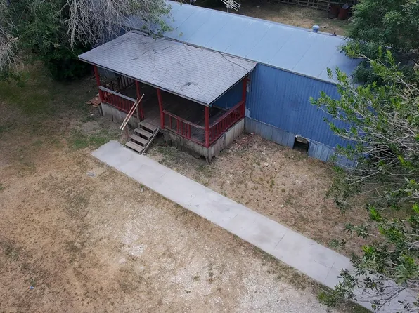 18490 La Gloria, Elmendorf, TX 78112