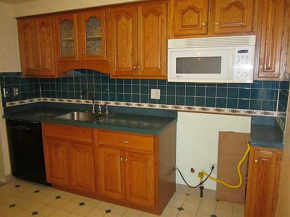 5th image of 109 David Dr