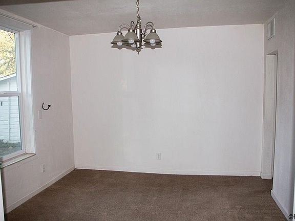 4th image of 750 W 1st St