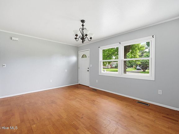 5th image of 104 Princeton Drive