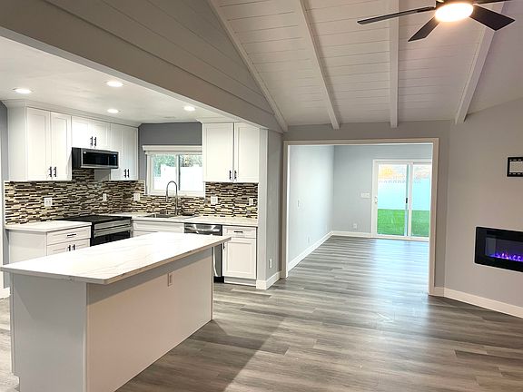 4th image of 1533 W Laster Ave #A