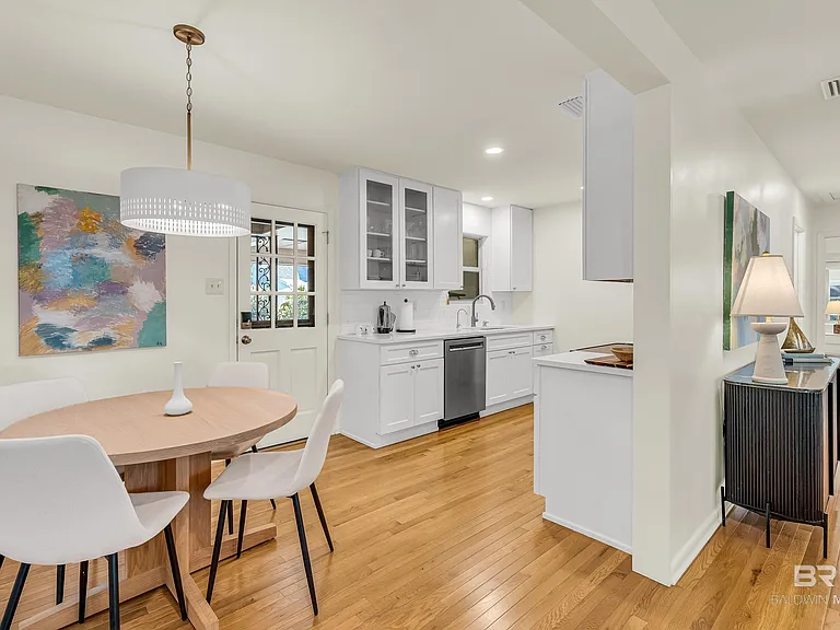 357 Azalea St — Photo 4