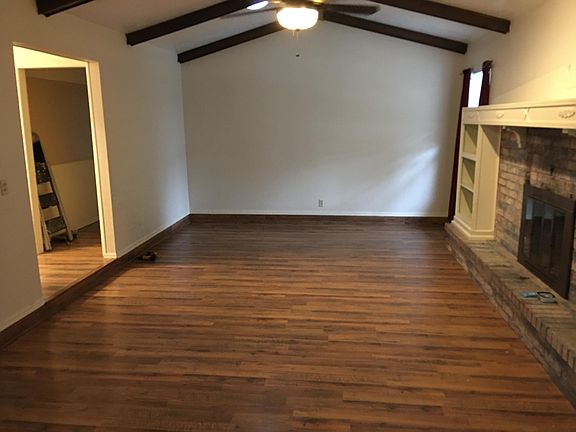 4th image of 1527 Hollow Oak Dr
