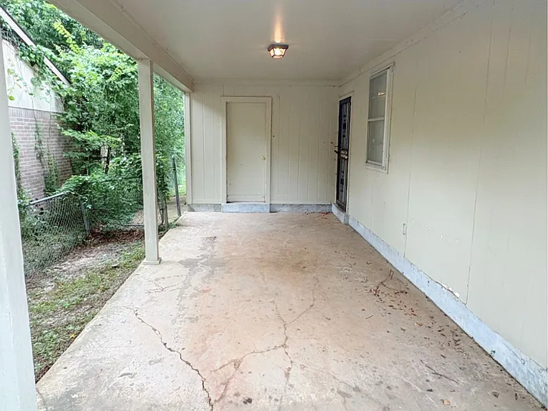 3666 Bluff Wood Dr — Photo 17